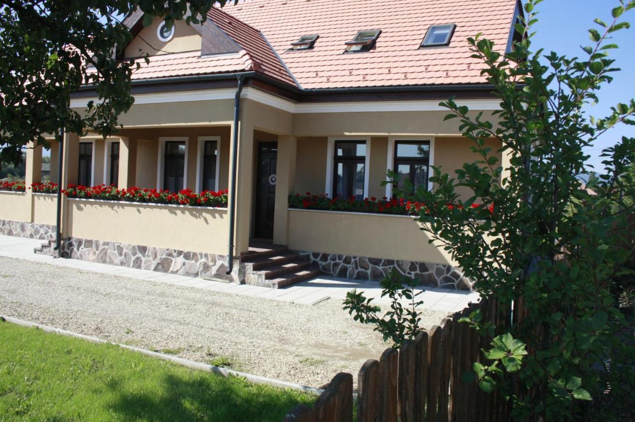 Pensiune Agroturistica Horvath-Kert Borzont Ngoại thất bức ảnh